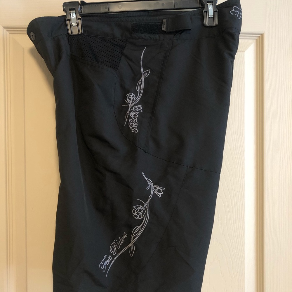 Women's Fox Racing MT bike trail shorts L
